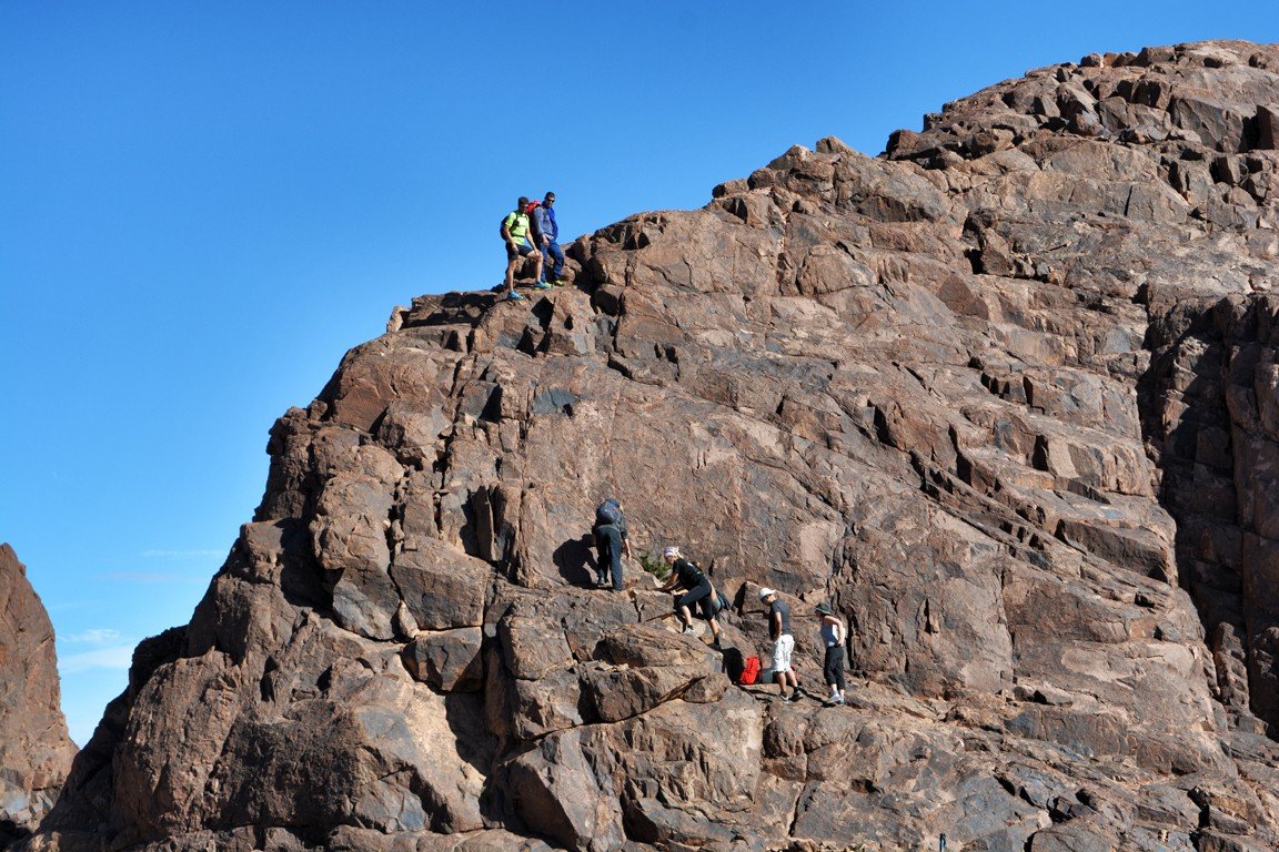 Ascensión del grupo a la cumbre de Kouaouch
