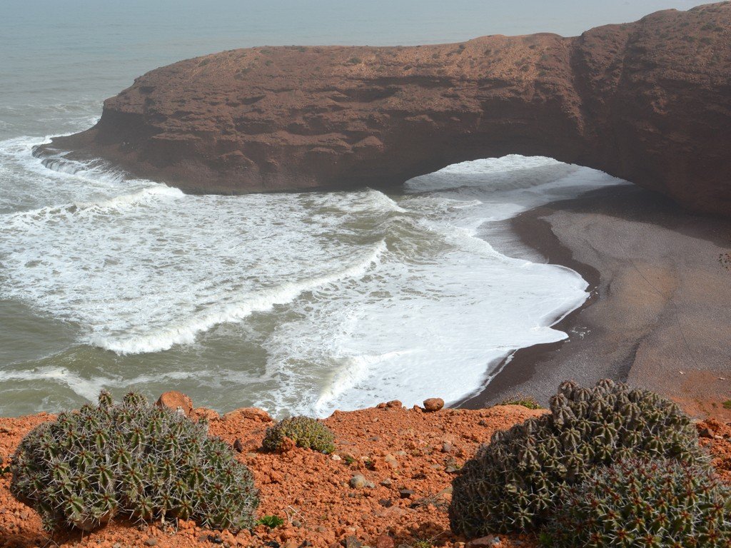 Arco de piedra en la costa atlántica