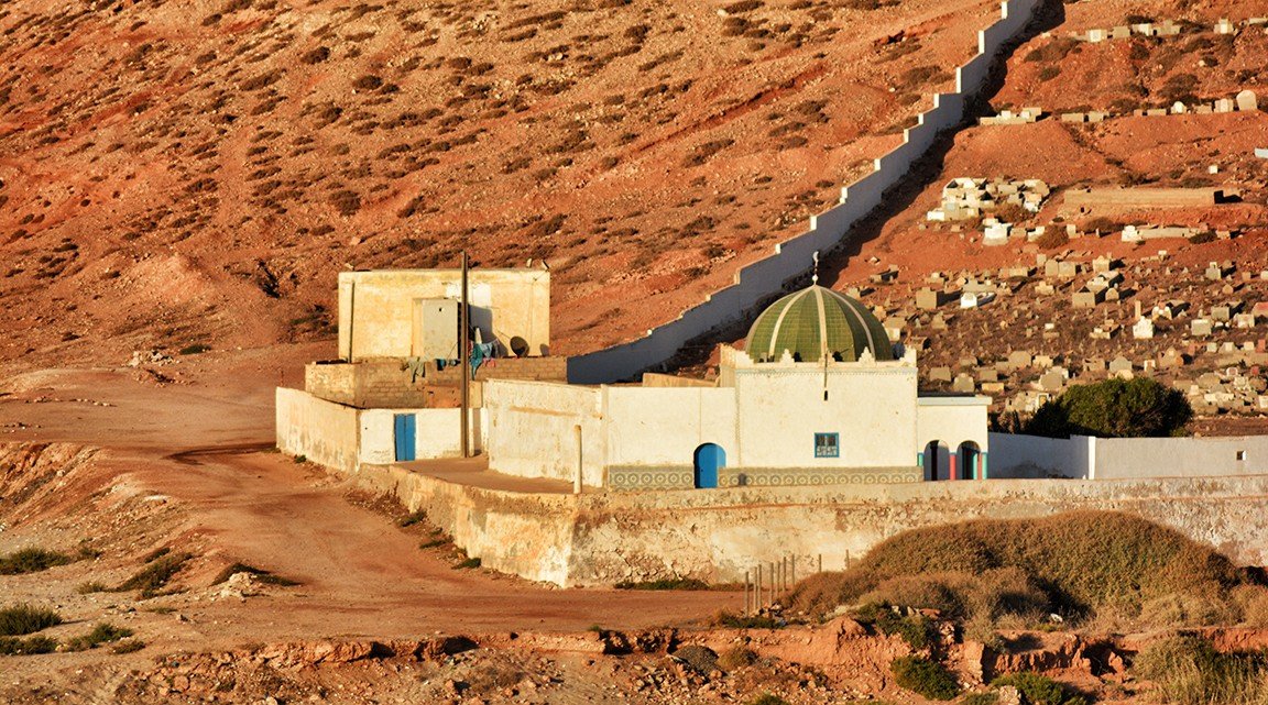 Morabito Sidi Alí y cementerio en el viaje a Sidi Ifni