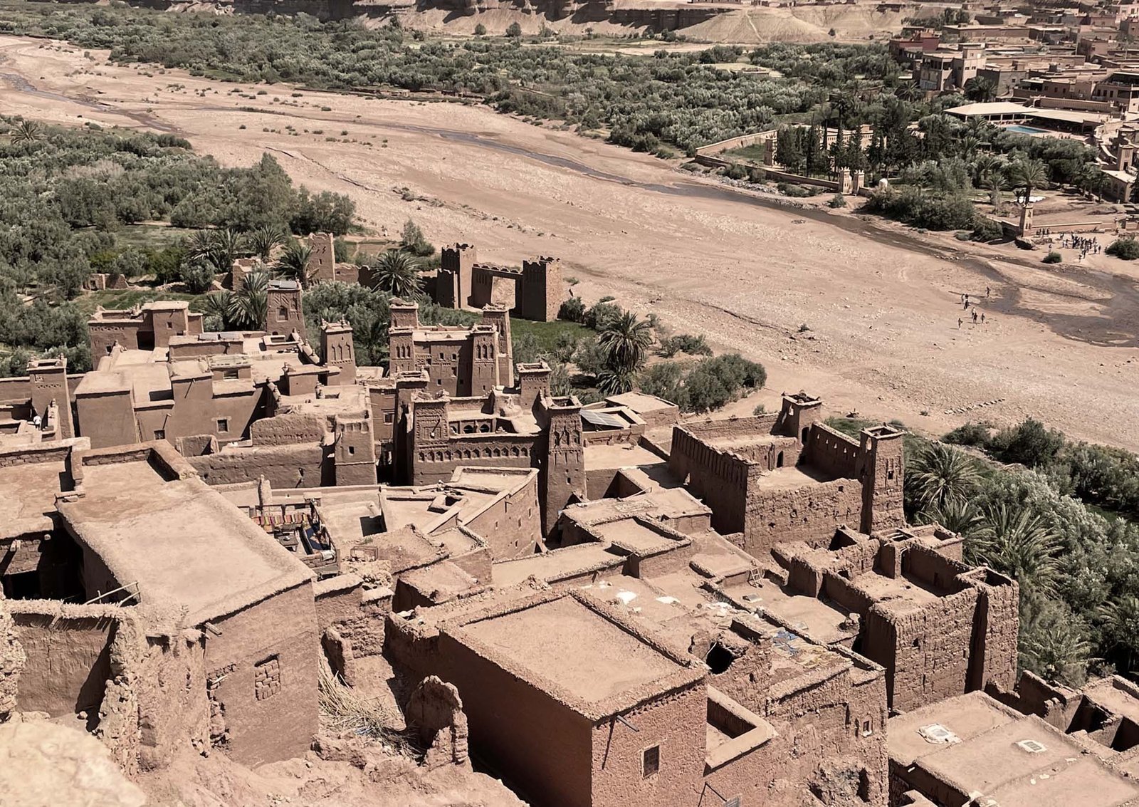 Vista parcial del ksar y el río Ounila