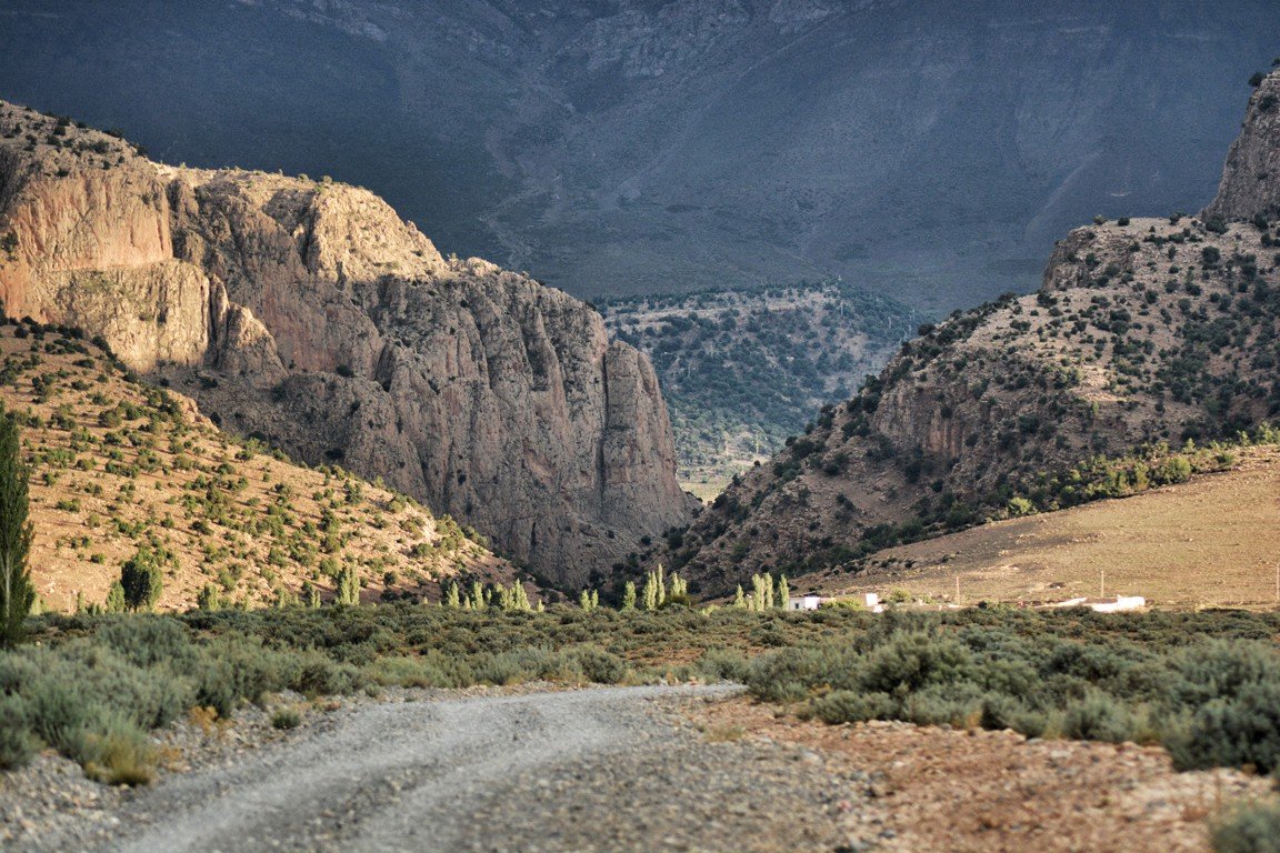 Camino hacia Taouraout, a los pies del Ayachi