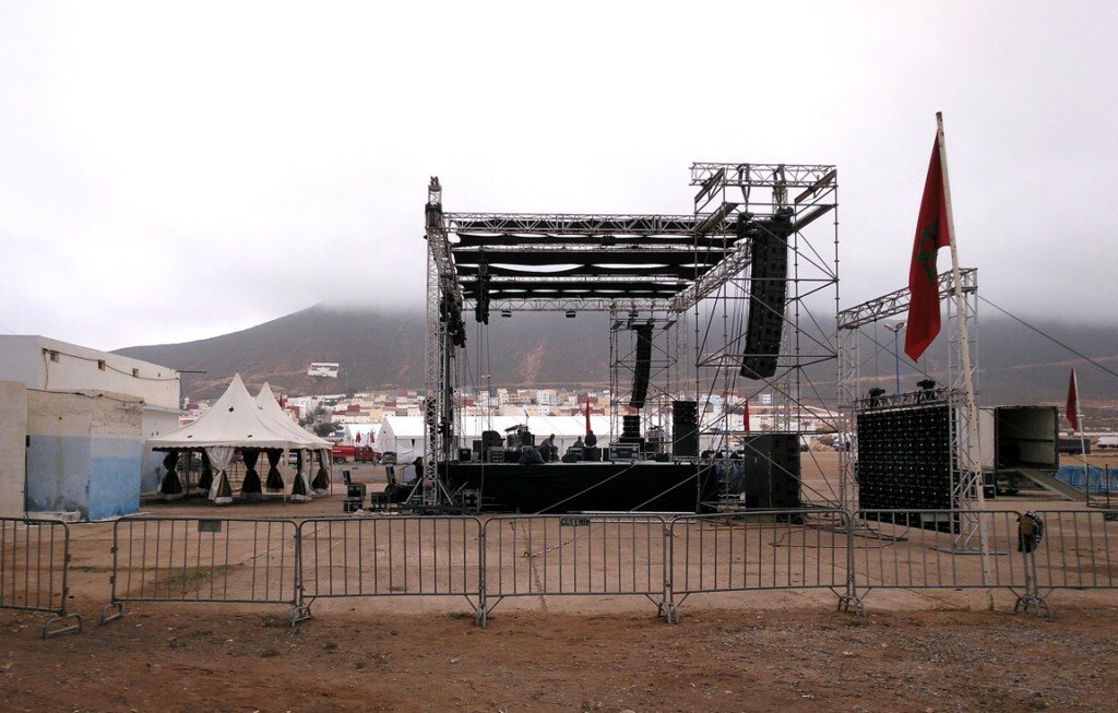 Escenario para conciertos en el Mousem Aknari