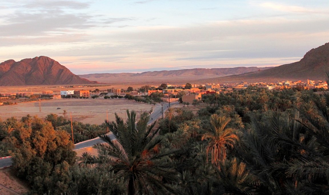 Panorámica desde el palmeral de Figuig al atardecer.