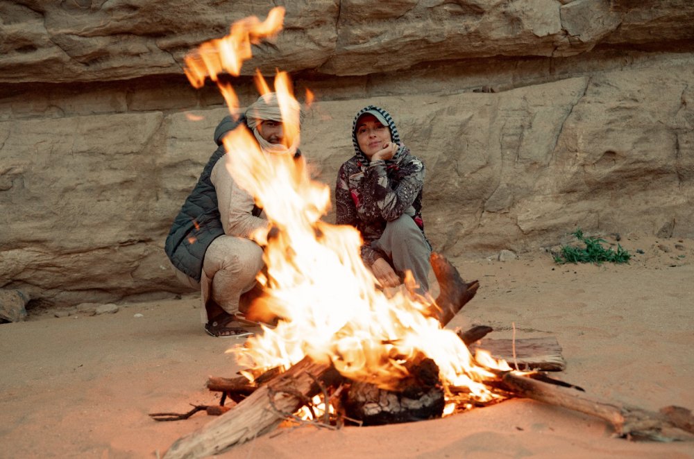 Sonia junto al fuego